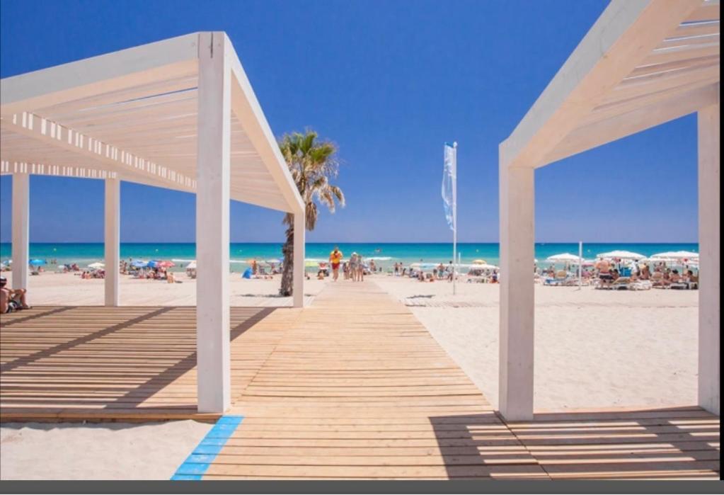 Amplio Apartamento Con Vistas Al Mar, Parking Y Wifi Аликанте Экстерьер фото